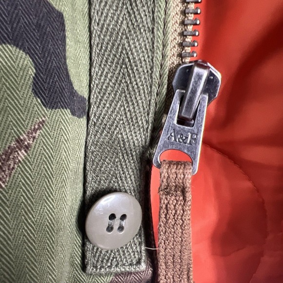 Abercrombie & Fitch Green Camo Jacket Mens Large Military Hunting Orange Quilted - Picture 6 of 7